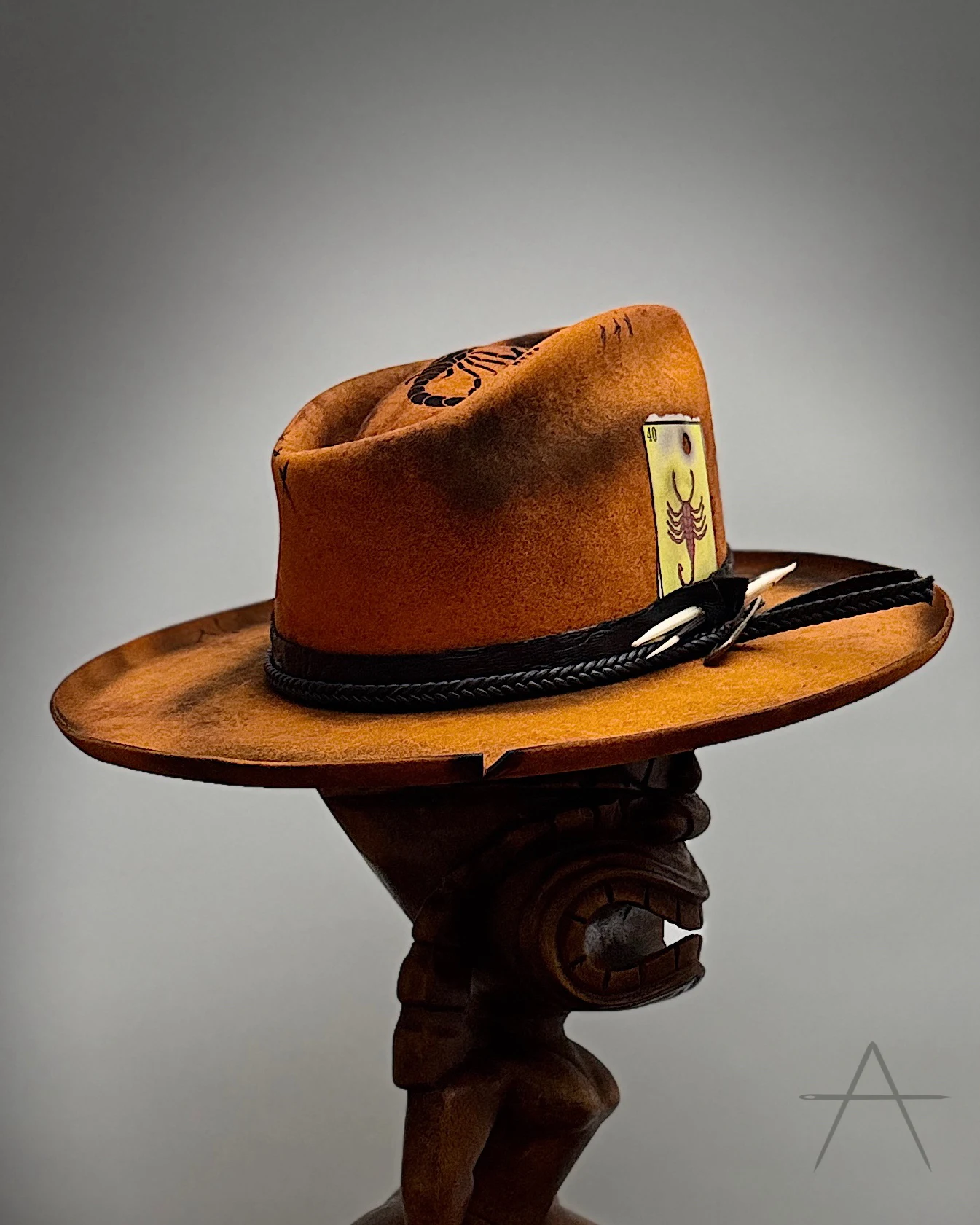 Alacrán, a custom hat by La Sombra