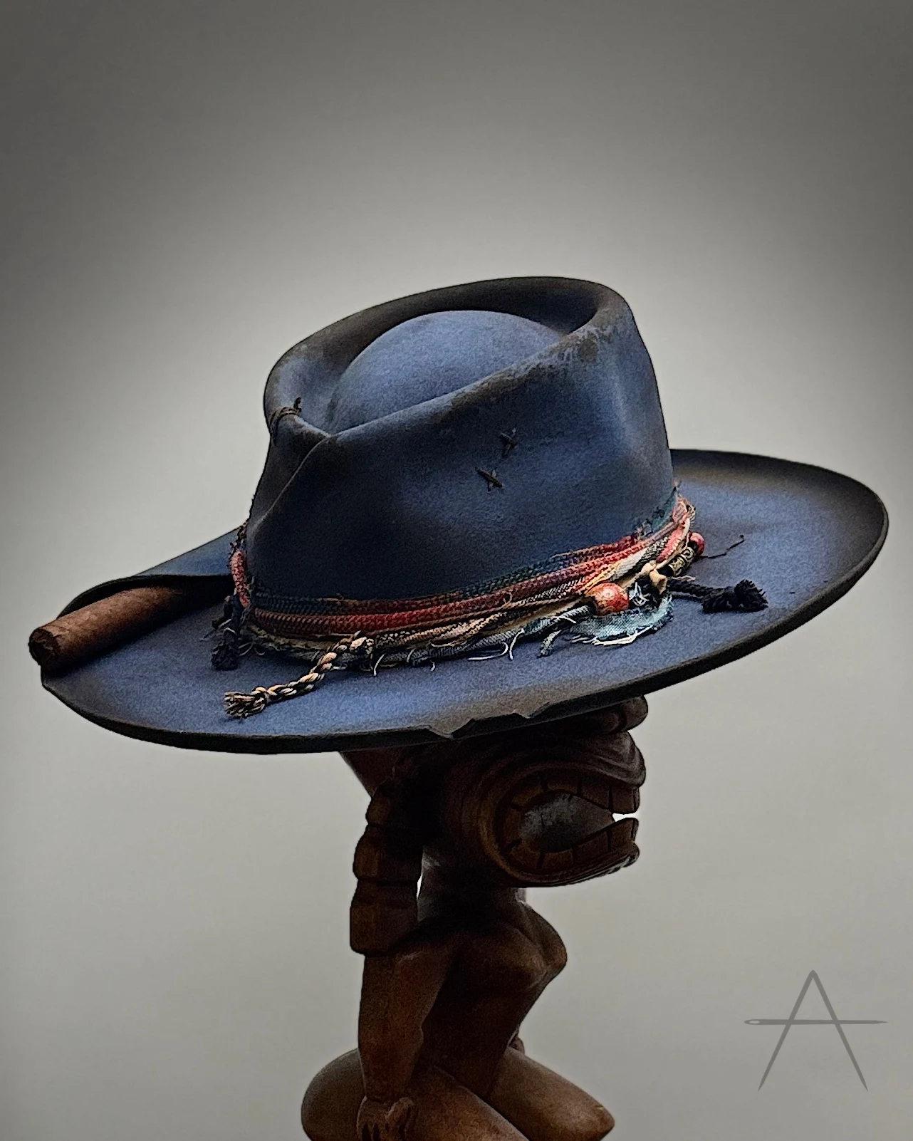 Deriva, a custom hat by La Sombra